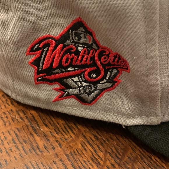 New York Yankees 1999 World Series Fitted Hat Cooperstown Collection Size 7 1/4 - Picture 2 of 9